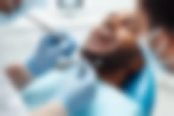 洗牙对牙齿是否存在危害？了解洗牙的利弊与注意事项