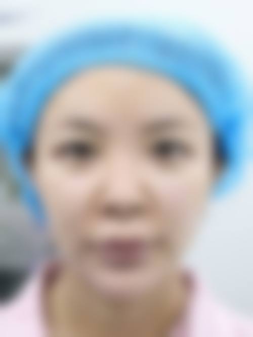 依托黄冈市中 心医院特色科室的专精平台